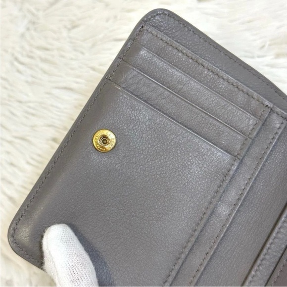 Yves Saint Laurent Gray Wallet with Gold Logo - Picture 12 of 13